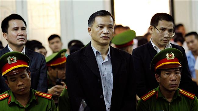 Vietnam upholds sentence for activists 