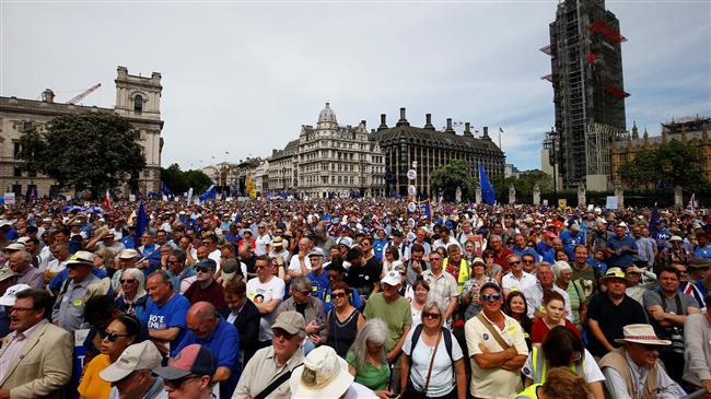 Tens of thousands rally for new vote on Brexit 