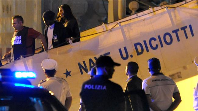 'Hijacker' migrants detained by police upon arrival in Italy