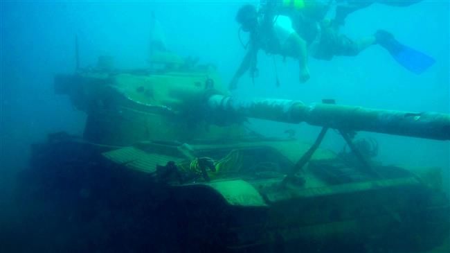 Lebanon sinks old tanks to create underwater dive 'park'