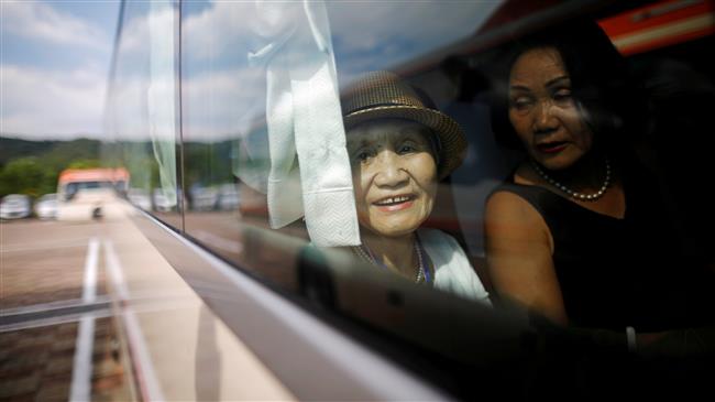 South Koreans enter North for family reunions