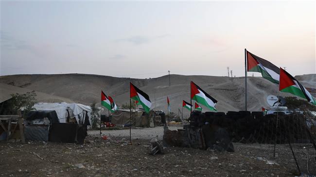 Israel lays siege to Khan al-Ahmar before demolition