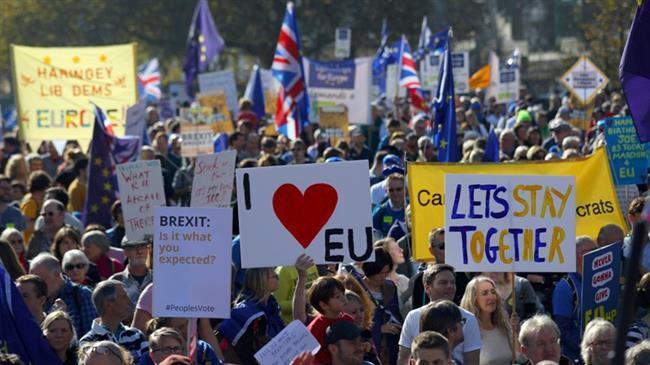Over half a million Brits rally for second Brexit vote