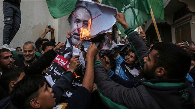 Gazans celebrate Lieberman's resignation