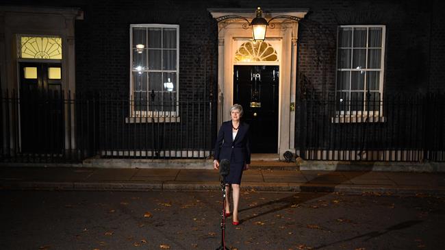 May wins cabinet backing for Brexit deal