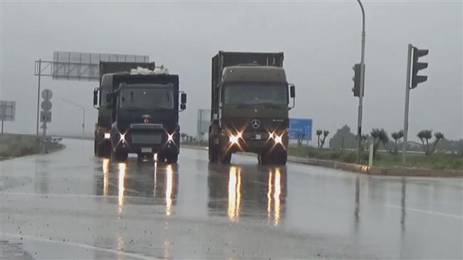 Turkey military convoy heads to Syrian border: Video