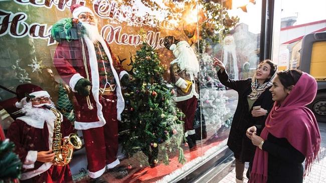  Iranian Christians go on shopping spree ahead of Xmas