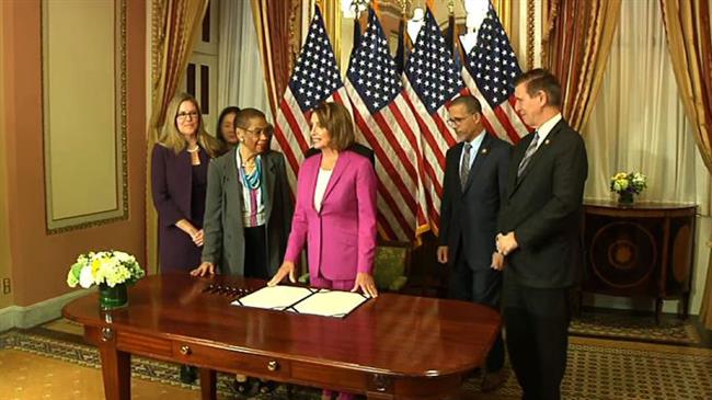 Speaker Pelosi signs worker back pay bill amid shutdown 
