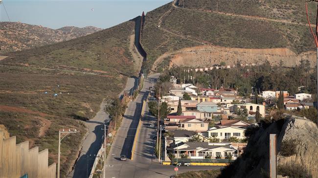 Trump hints at declaring natl. emergency over border wall