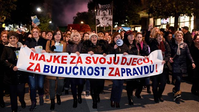 Montenegrins gather to demand president’s resignation