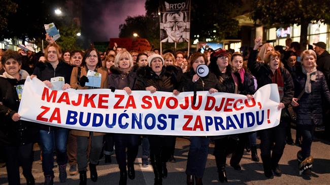 Montenegrins demand president's resignation