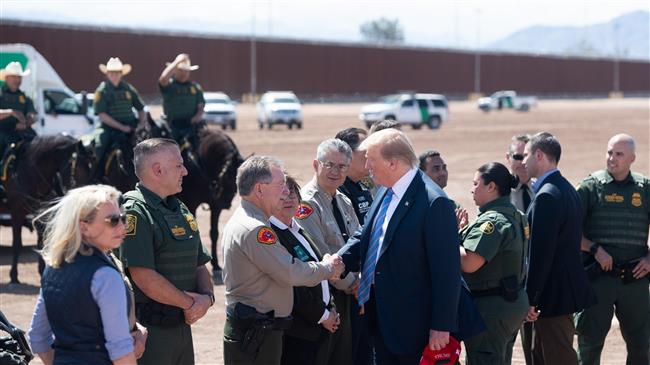 Pentagon awards nearly $1b to build Trump border wall