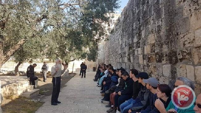 Israeli settlers storm al-Aqsa Mosque for Passover prayers