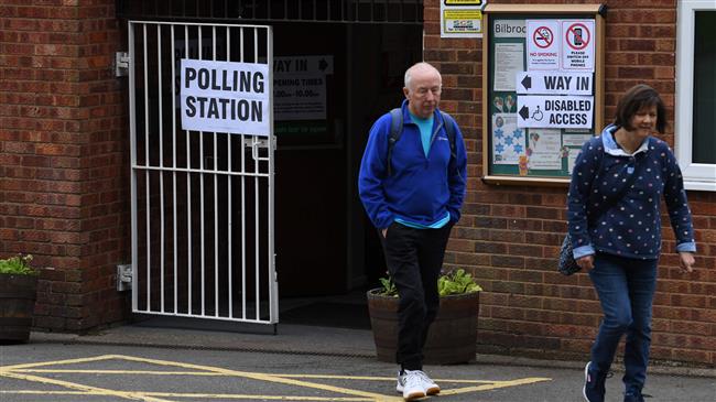 Main UK parties suffer battering in local elections