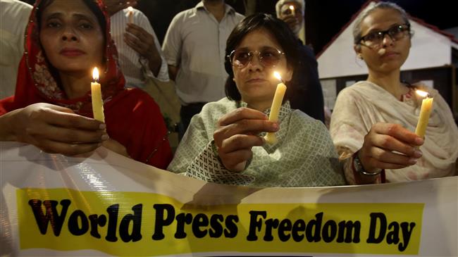 Pakistani journalists slam economic strangulation