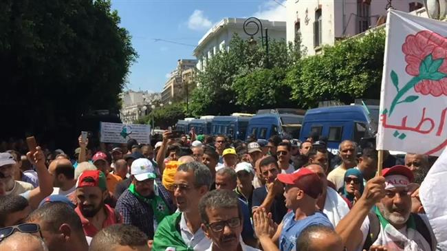 Algerians protest for 27th consecutive Friday