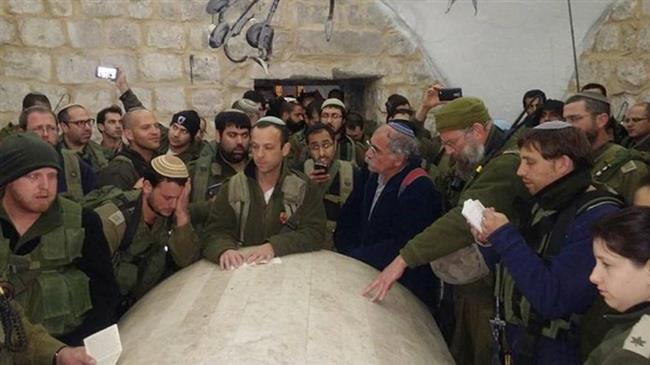 Israeli troops attack Palestinians near Joseph's Tomb