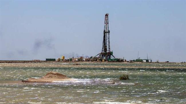 Iran to boost output in oilfields shared with Iraq