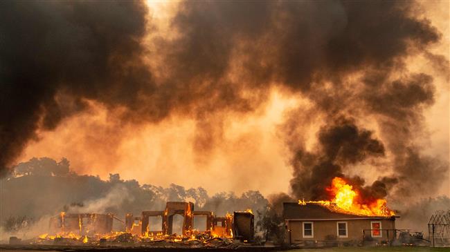 Powerful winds further spread 'historic' California blaze