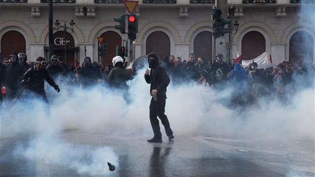 Greek police clash with students protesting against university shutdown