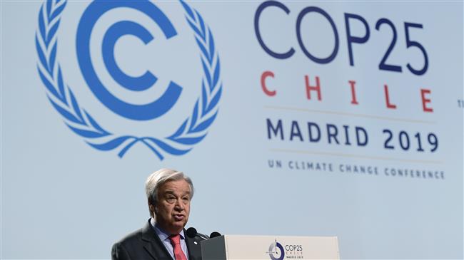 UN chief calls for hope over 'surrender' in climate summit