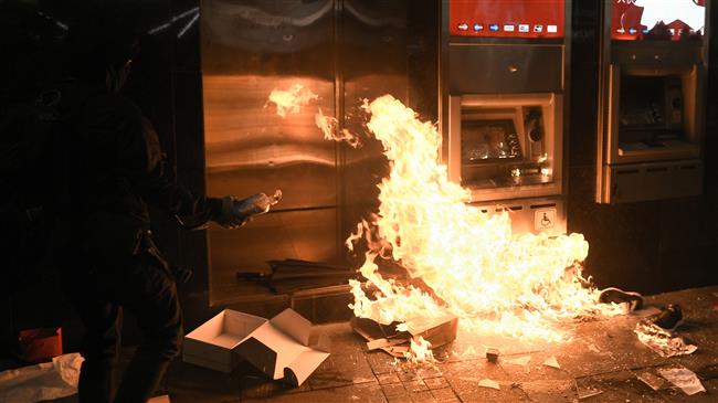 Hong Kong police arrest 400 protesters on New Year's Day