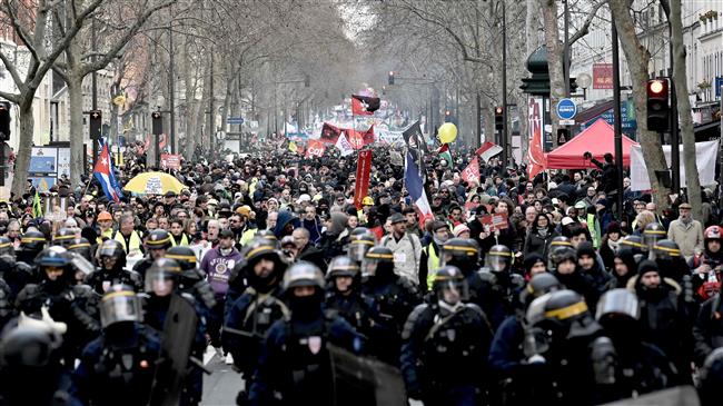 France transport strike drags on despite govt. compromise