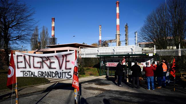 French workers cut power to world's largest food market in pension protest