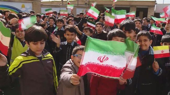 Iran educates school students on Islamic Revolution