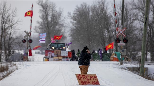 Canada PM scraps trip amid indigenous anti-pipeline protests 