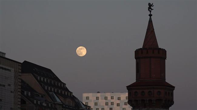 'Pink Supermoon' lights up Germany's skies