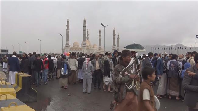 Yemeni truck drivers protest in Sana’a to condemn Saudi airstrikes