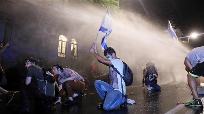 Israelis hold protest outside Netanyahu's residence