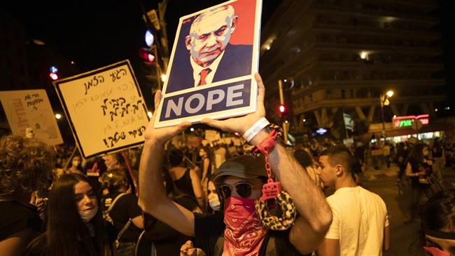 Israelis hold protest against Netanyahu despite lockdown