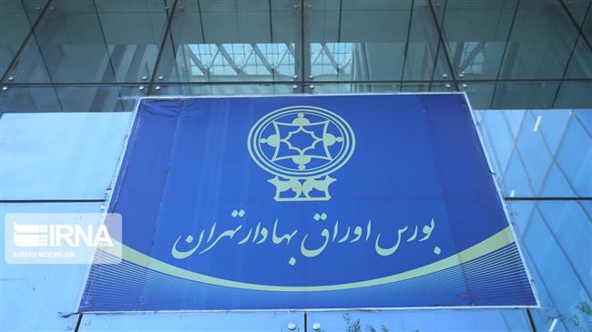 Iran plans more divestment for banks, top refinery