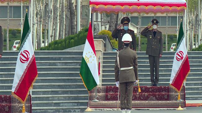 Tajik defense minister wraps up visit to Tehran