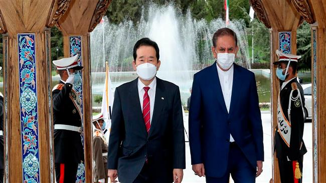 S Korean PM in Tehran to mend strained ties