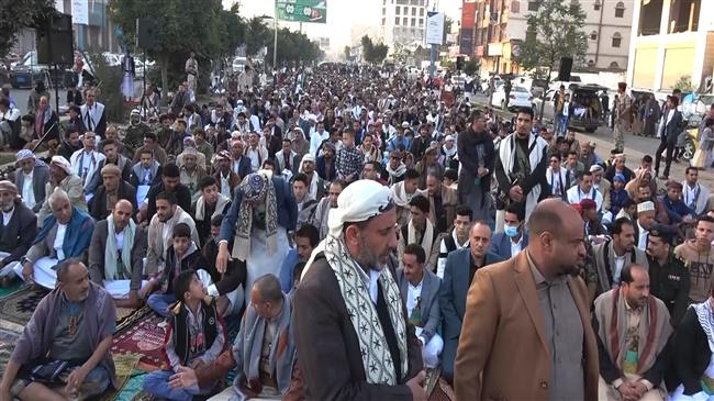 Yemenis hold Eid al-Fitr prayer in front of UN office